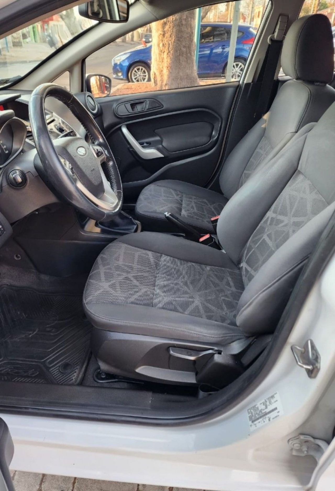 Ford Fiesta KD Usado en Mendoza, deRuedas