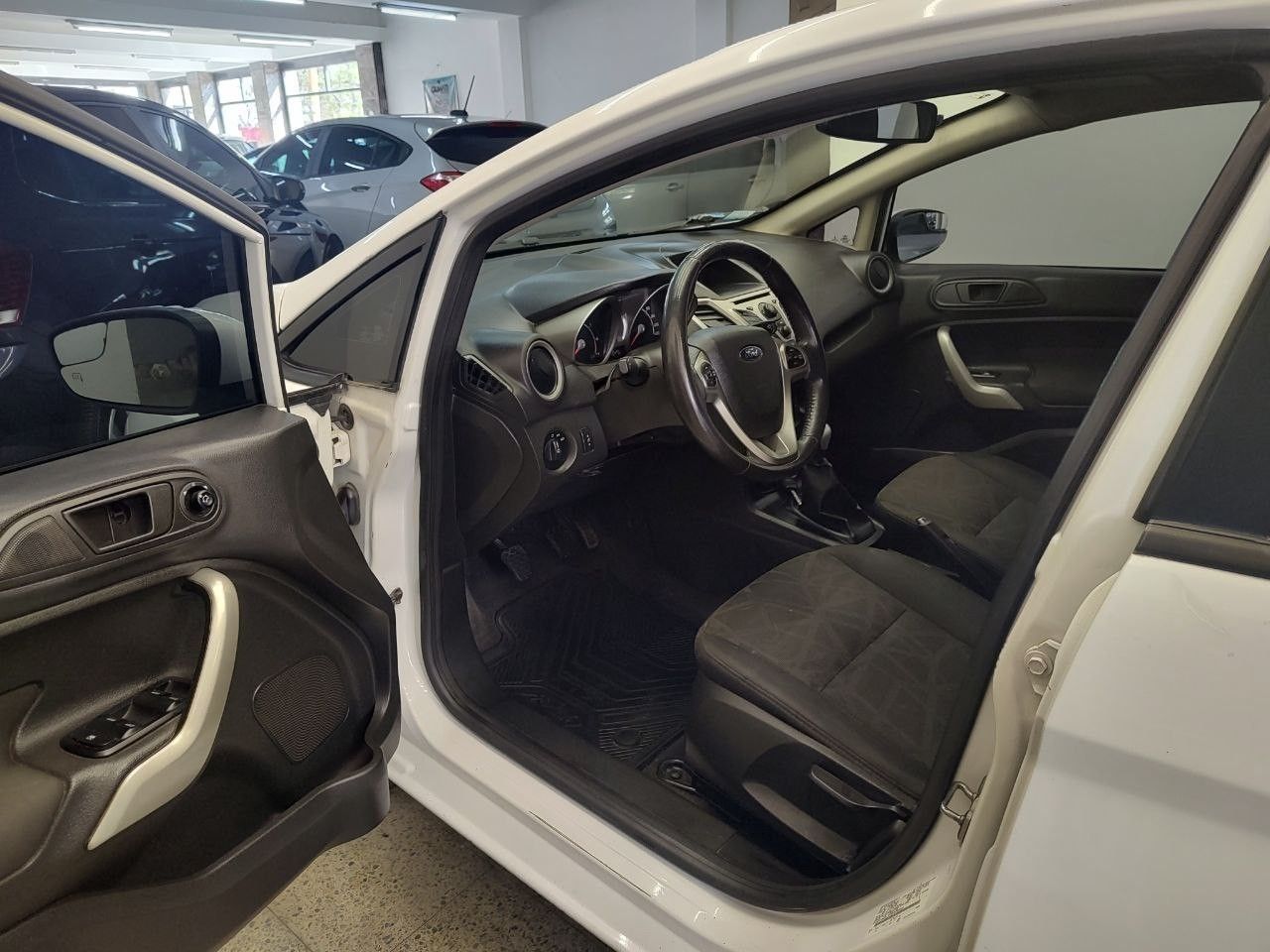 Ford Fiesta KD Usado Financiado en Mendoza, deRuedas