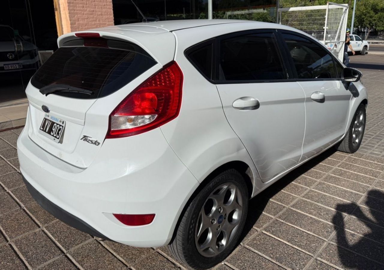 Ford Fiesta KD Usado Financiado en Mendoza, deRuedas