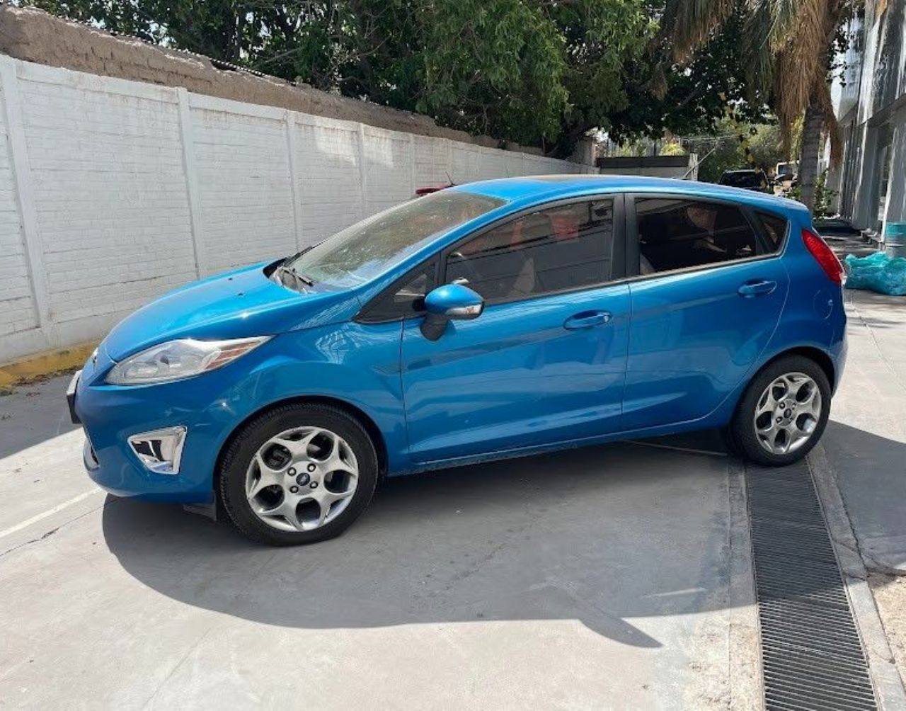 Ford Fiesta KD Usado en San Juan, deRuedas