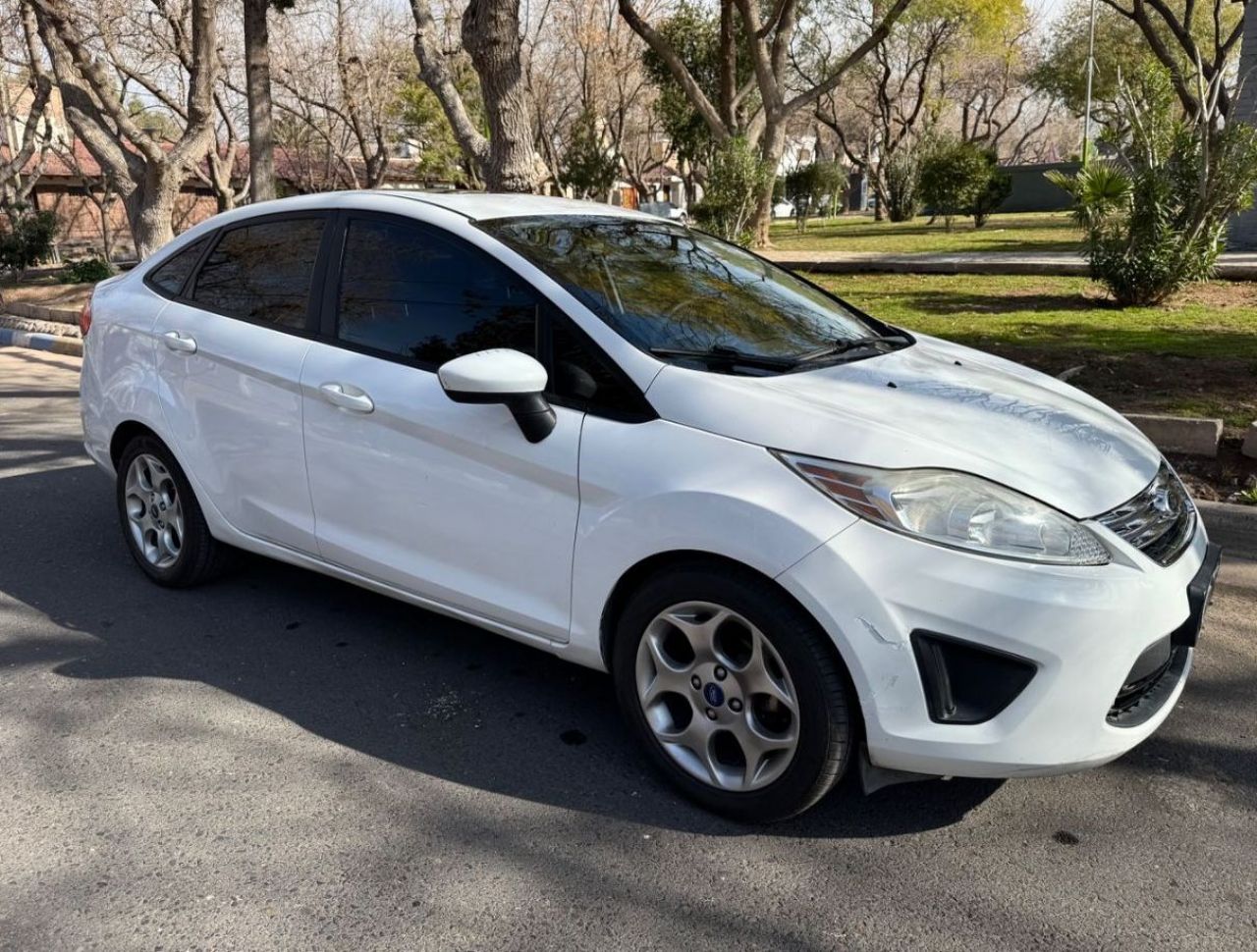 Ford Fiesta KD Usado en Mendoza, deRuedas
