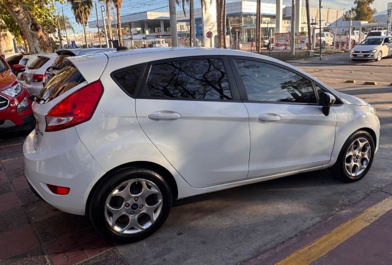 Ford Fiesta KD Usado en Mendoza, deRuedas