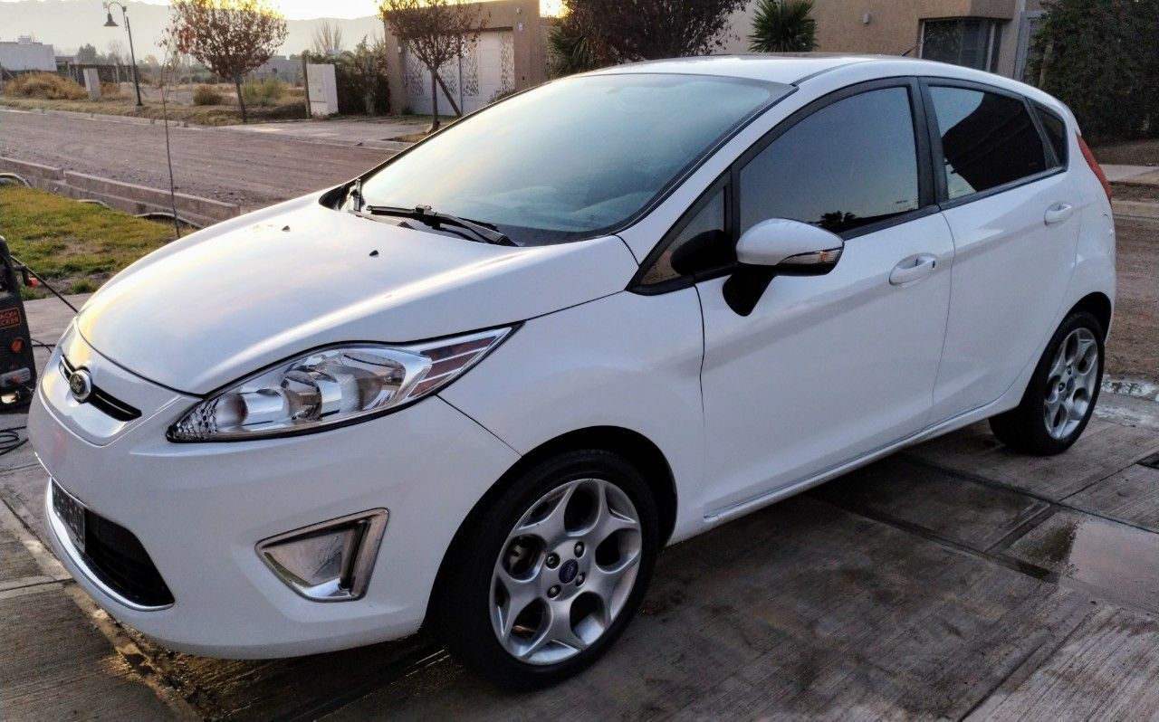 Ford Fiesta KD Usado en Mendoza, deRuedas