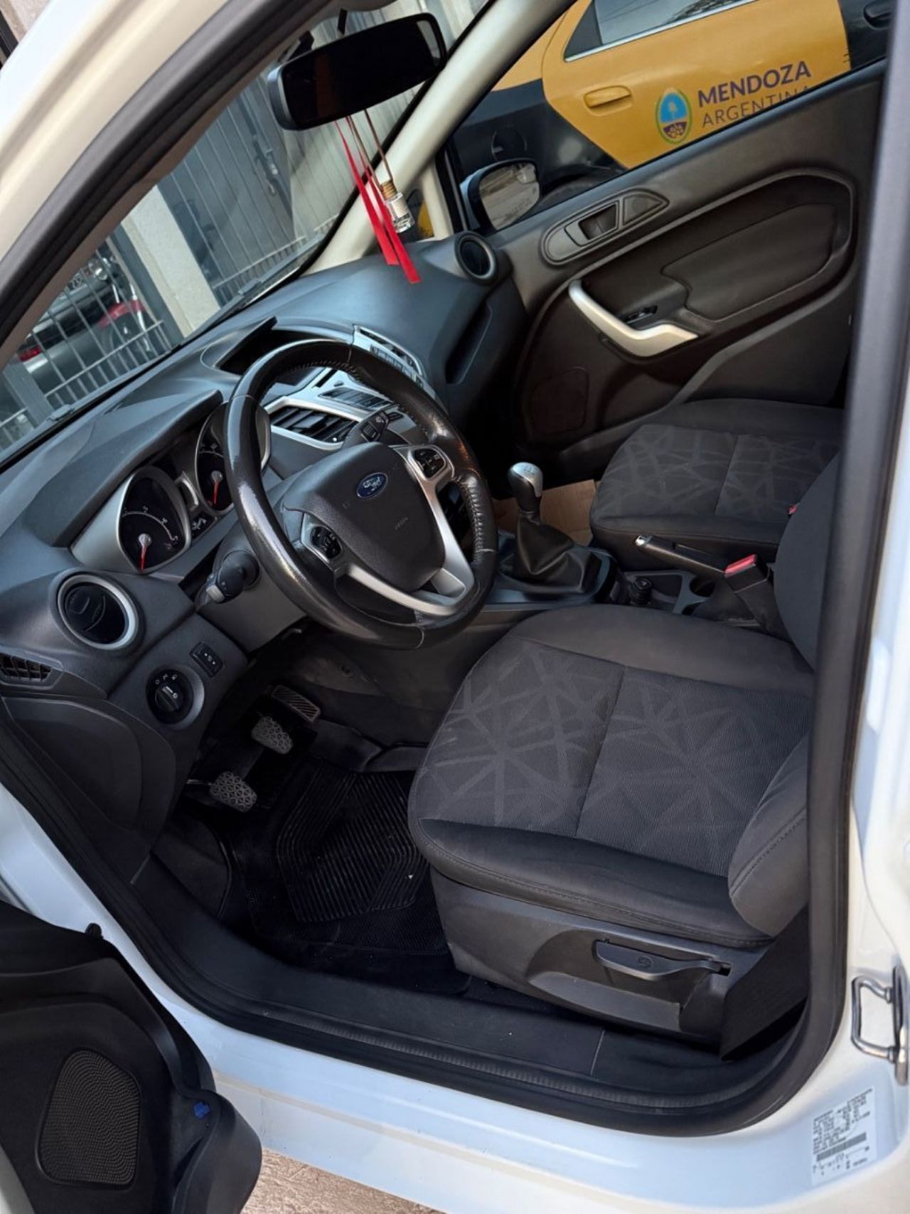 Ford Fiesta KD Usado en Mendoza, deRuedas