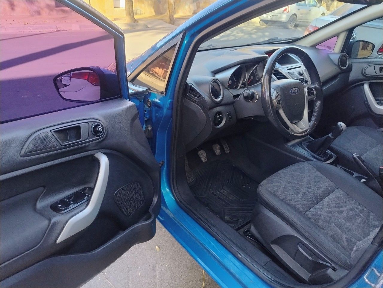 Ford Fiesta KD Usado en Mendoza, deRuedas