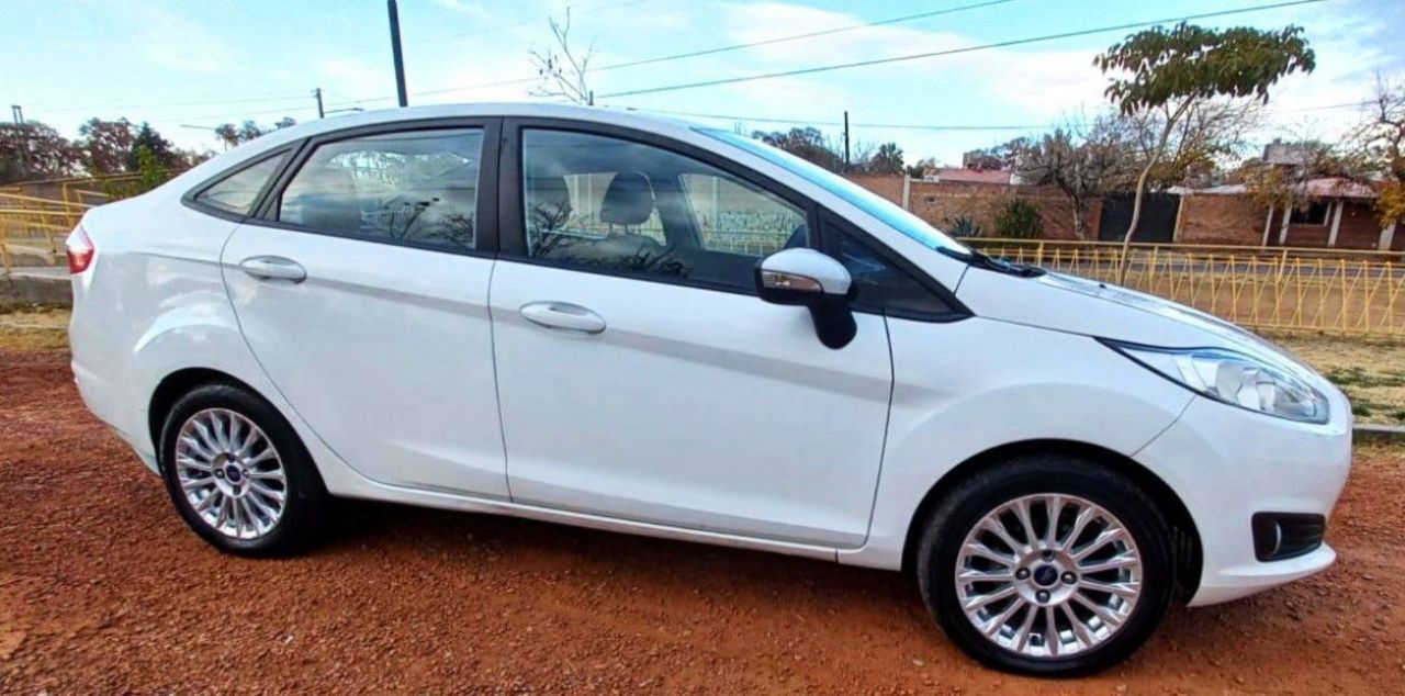 Ford Fiesta KD Usado en Mendoza, deRuedas