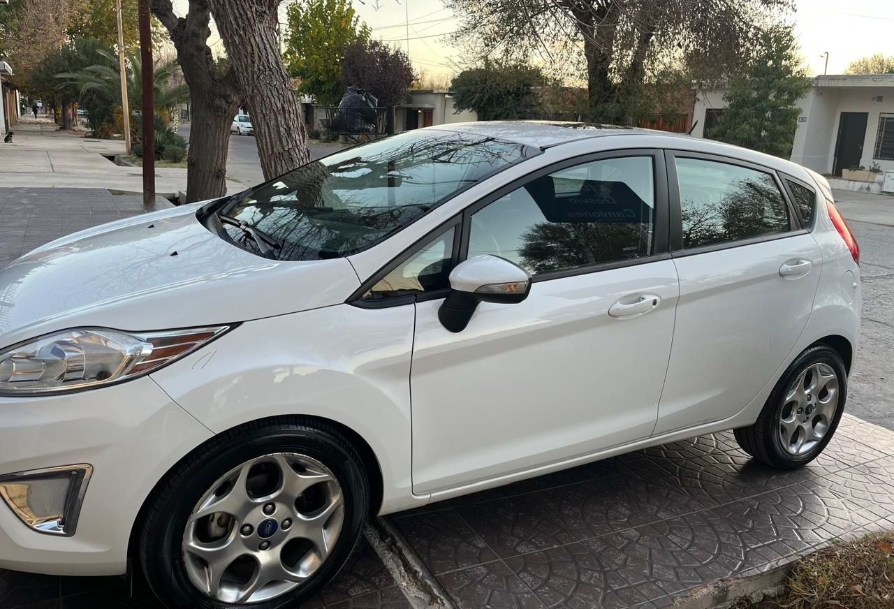 Ford Fiesta KD Usado en Mendoza, deRuedas