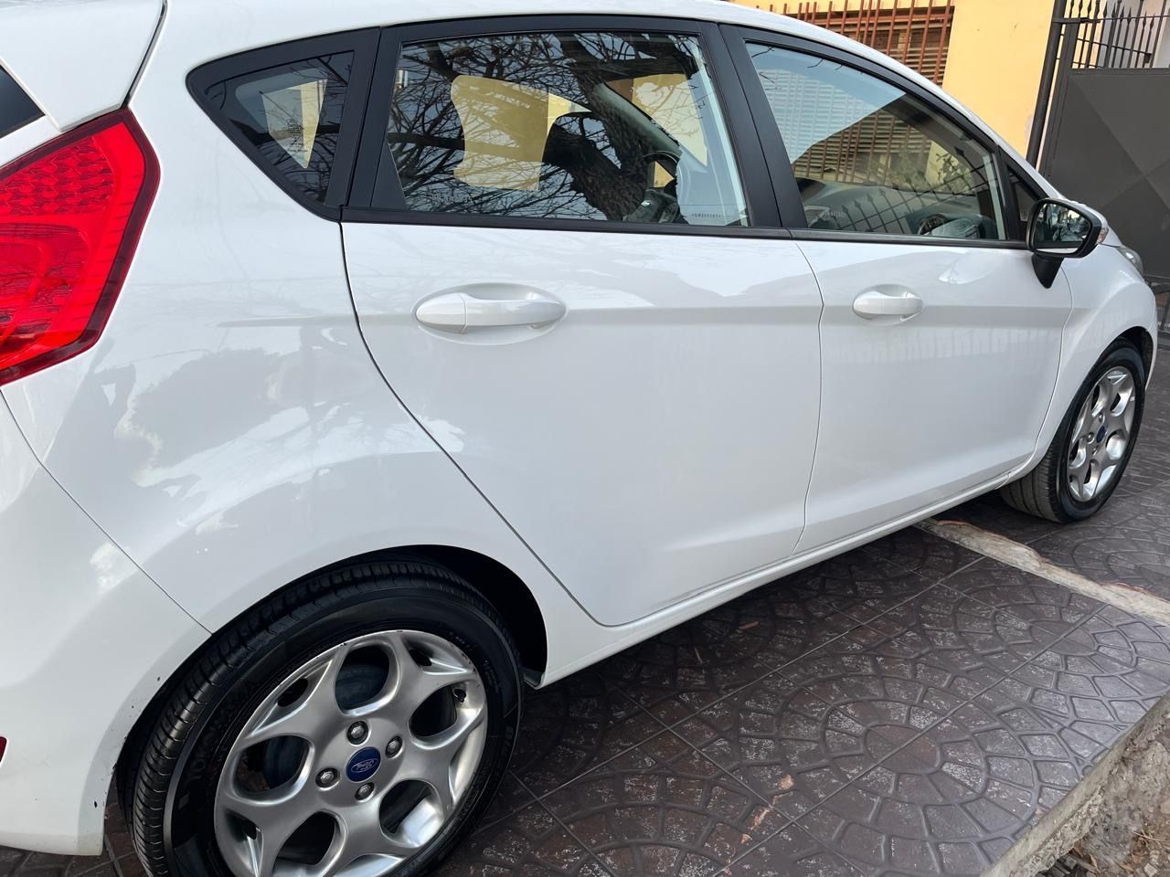 Ford Fiesta KD Usado en Mendoza, deRuedas