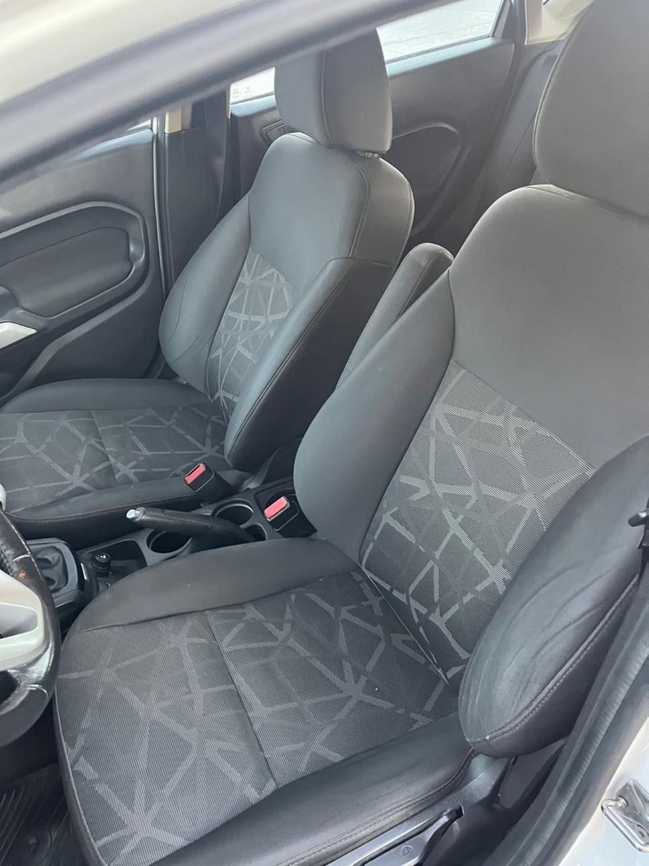 Ford Fiesta KD Usado en Mendoza, deRuedas