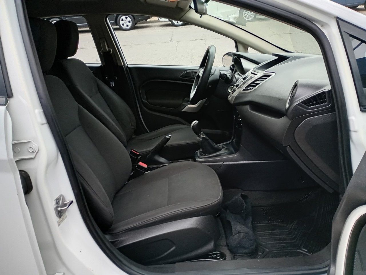 Ford Fiesta KD Usado Financiado en Mendoza, deRuedas