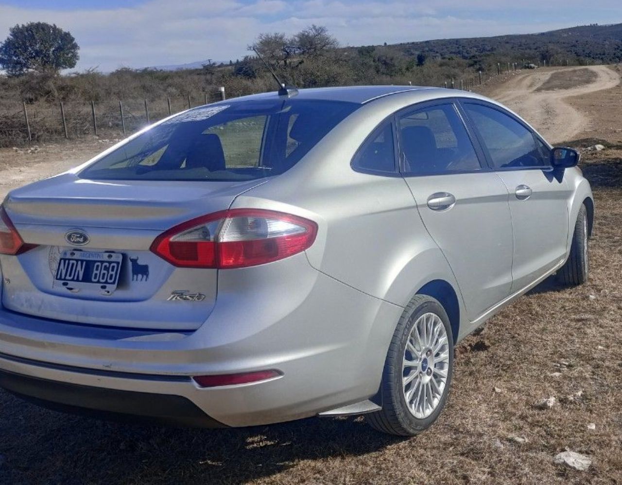 Ford Fiesta KD Usado en Córdoba, deRuedas