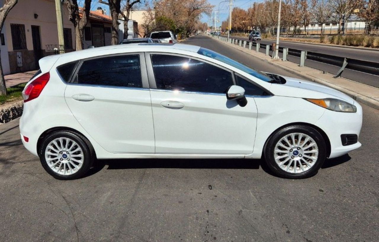 Ford Fiesta KD Usado Financiado en Mendoza, deRuedas