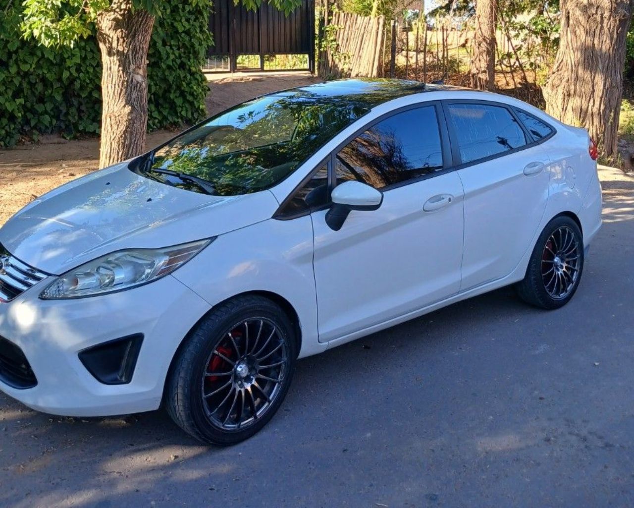 Ford Fiesta KD Usado en Mendoza, deRuedas