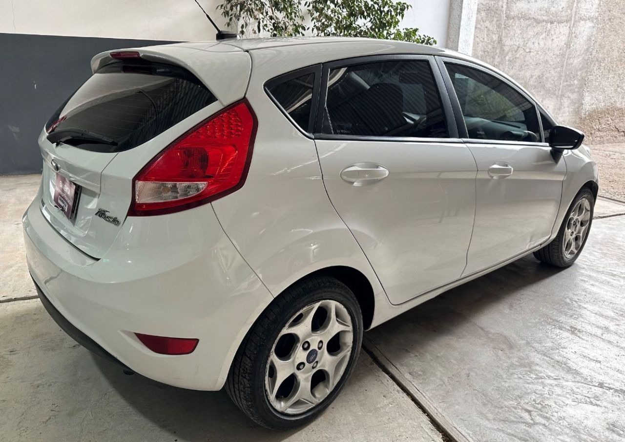 Ford Fiesta KD Usado Financiado en Mendoza, deRuedas