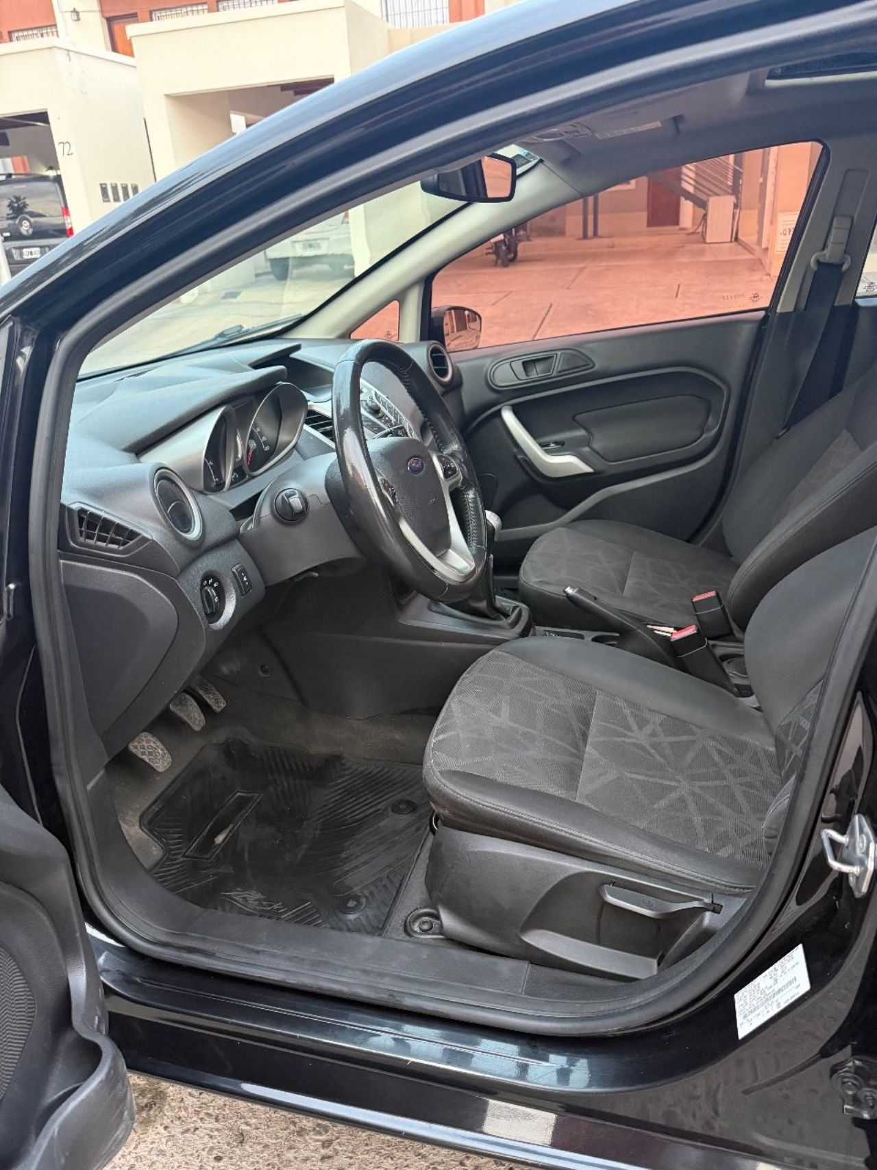 Ford Fiesta KD Usado en Mendoza, deRuedas
