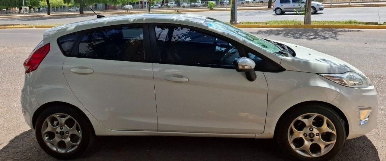 Ford Fiesta KD Usado en Mendoza, deRuedas