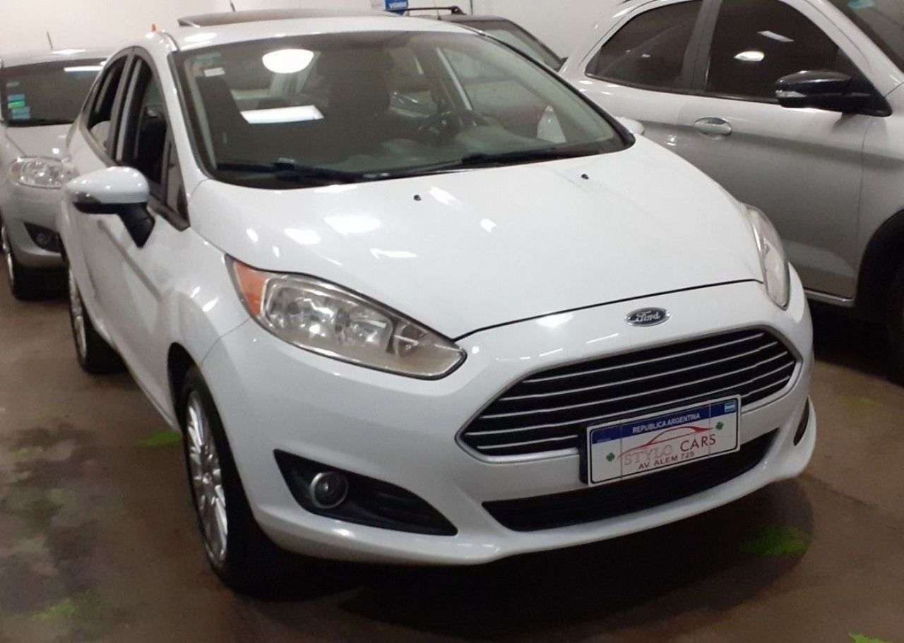 Ford Fiesta KD Usado en Córdoba, deRuedas