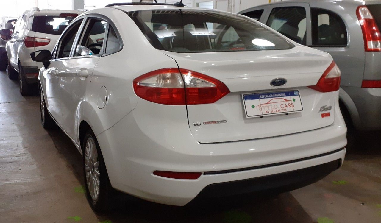 Ford Fiesta KD Usado en Córdoba, deRuedas