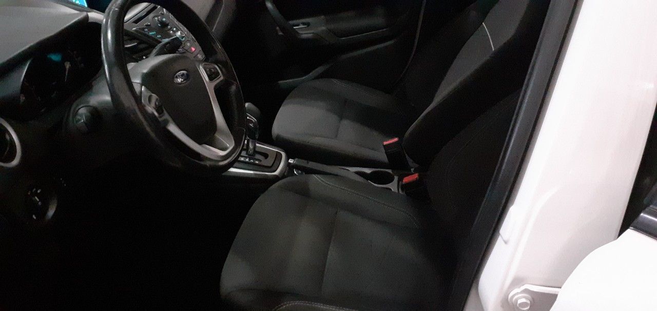 Ford Fiesta KD Usado en Córdoba, deRuedas