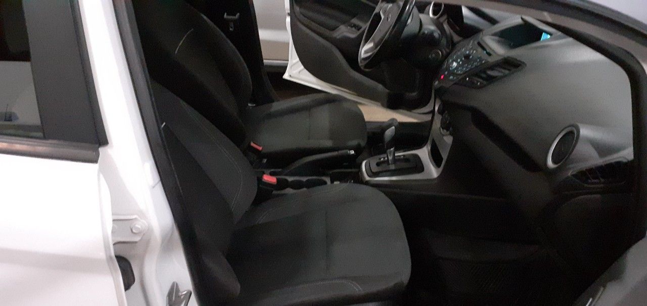 Ford Fiesta KD Usado en Córdoba, deRuedas