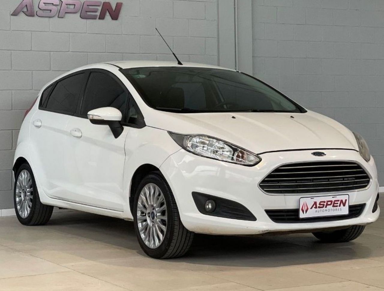 Ford Fiesta KD Usado en Córdoba, deRuedas