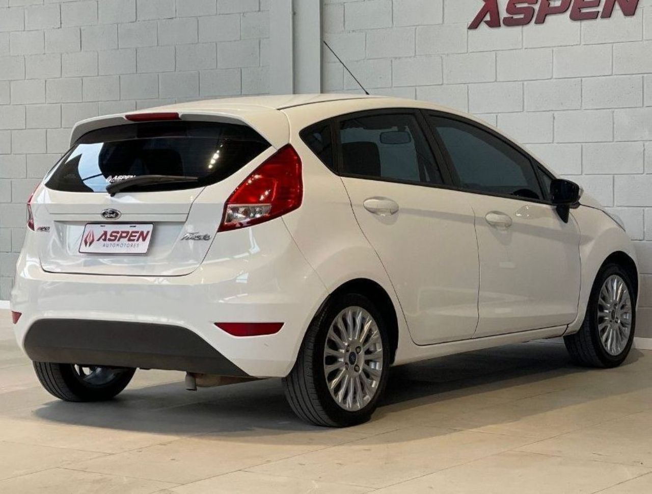 Ford Fiesta KD Usado en Córdoba, deRuedas