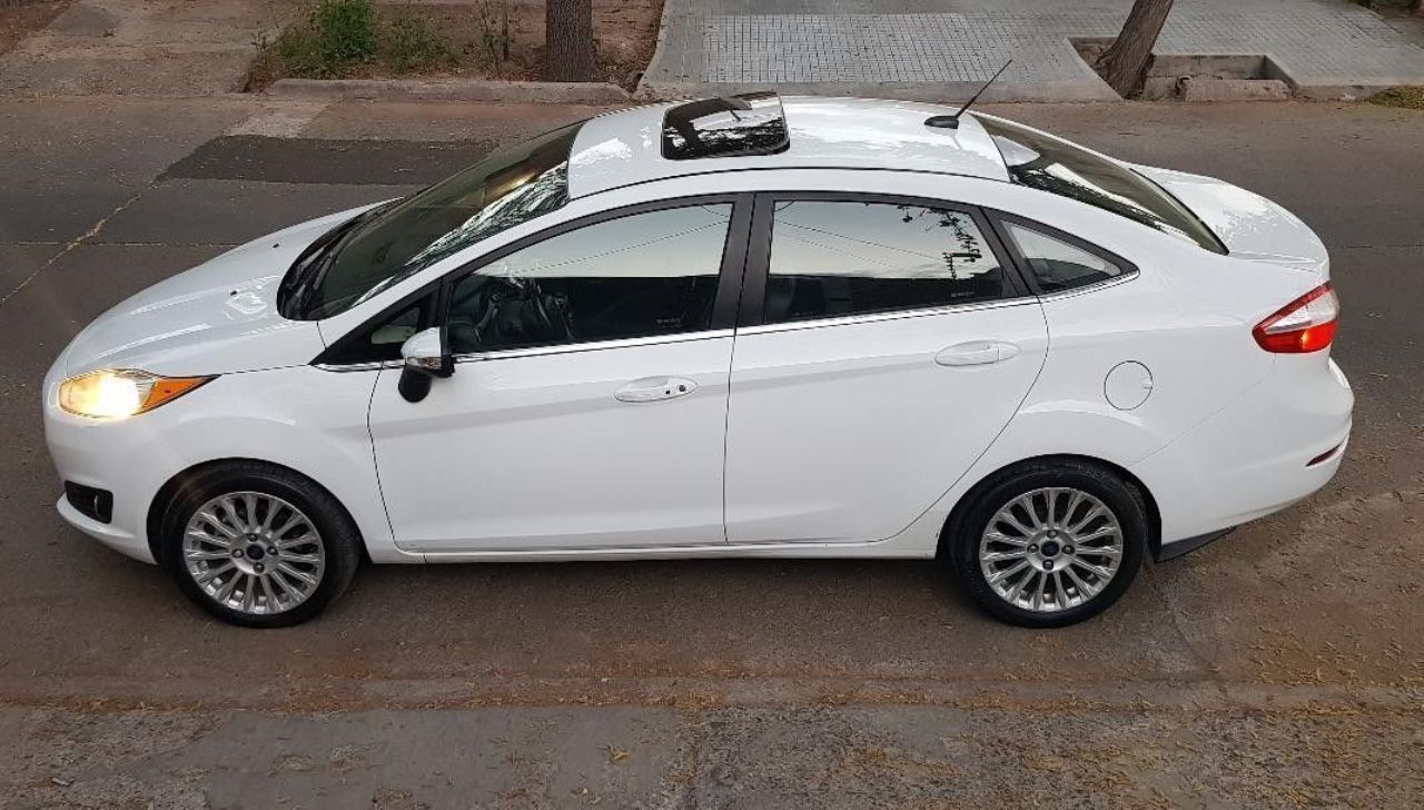 Ford Fiesta KD Usado en Mendoza, deRuedas