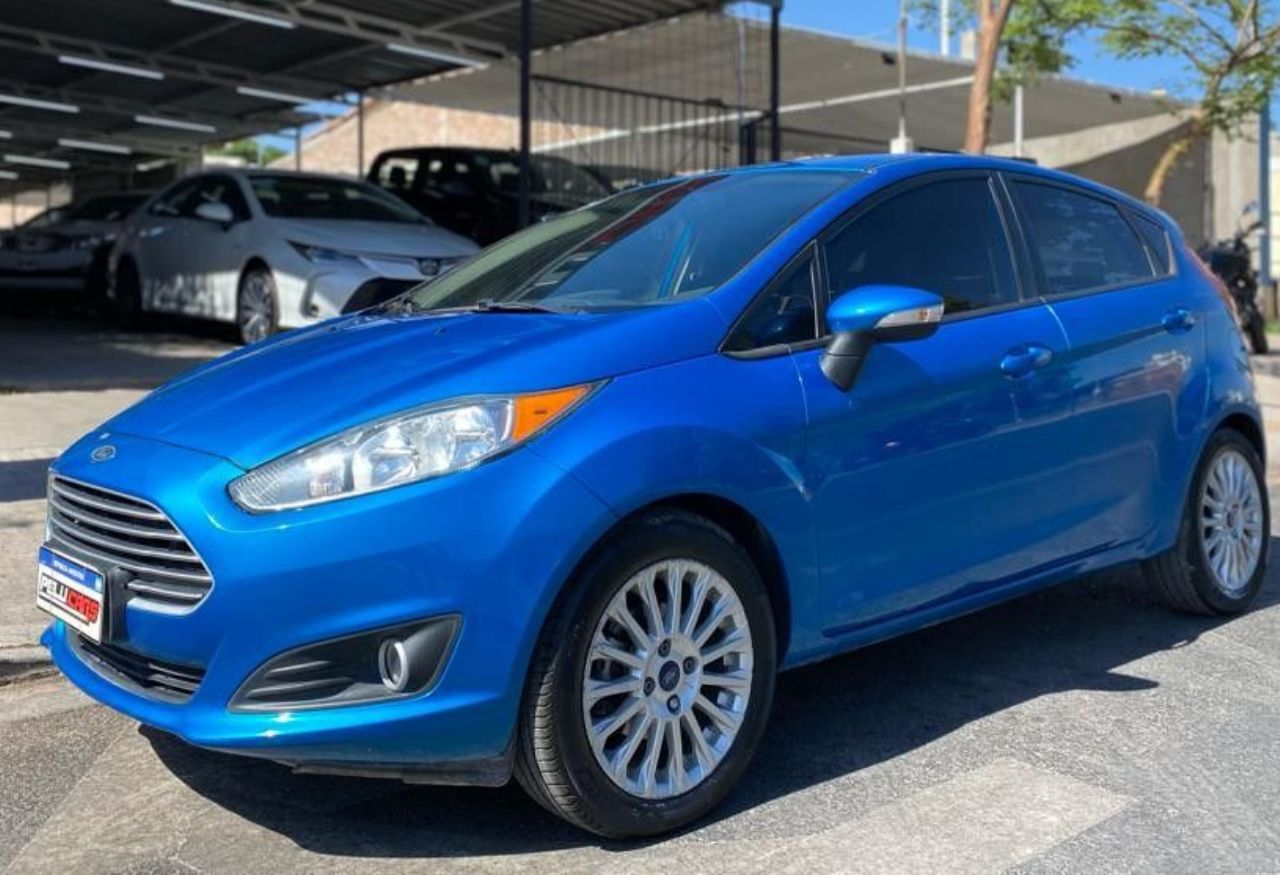 Ford Fiesta KD Usado en San Juan, deRuedas