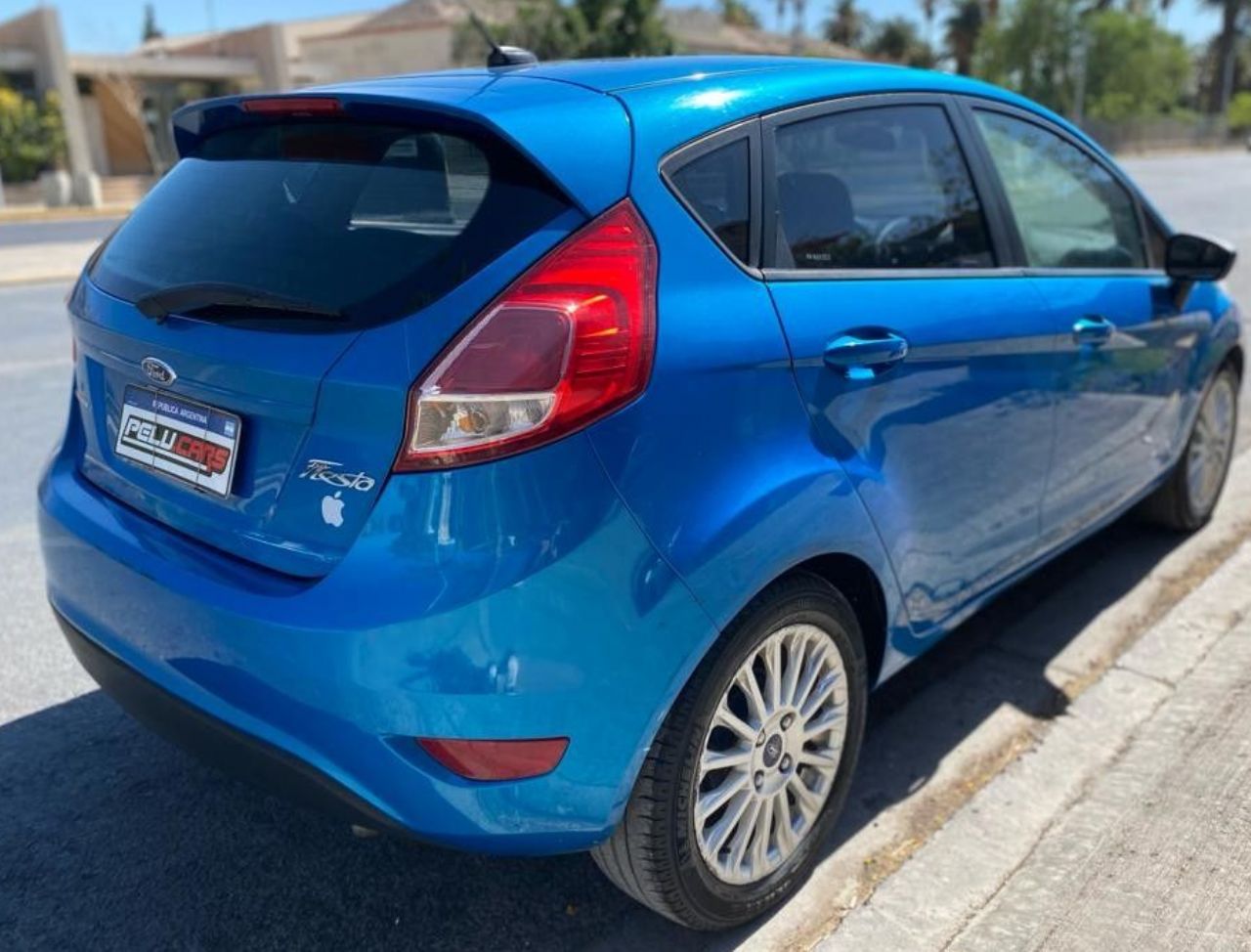 Ford Fiesta KD Usado en San Juan, deRuedas