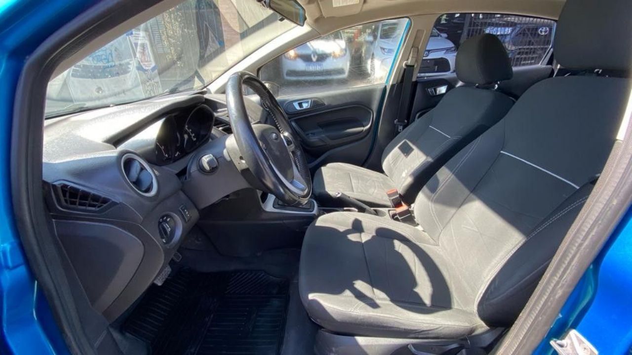 Ford Fiesta KD Usado en San Juan, deRuedas