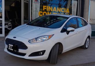 Ford Fiesta KD Usado en Córdoba Financiado