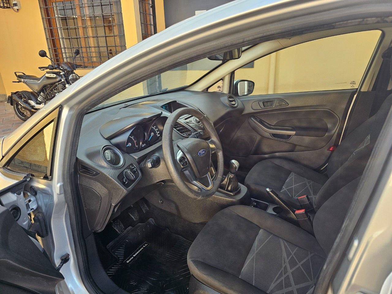 Ford Fiesta KD Usado en Mendoza, deRuedas