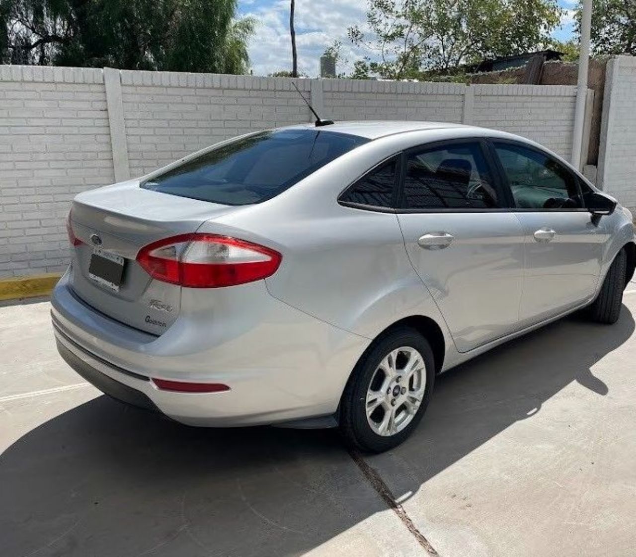 Ford Fiesta KD Usado en San Juan, deRuedas