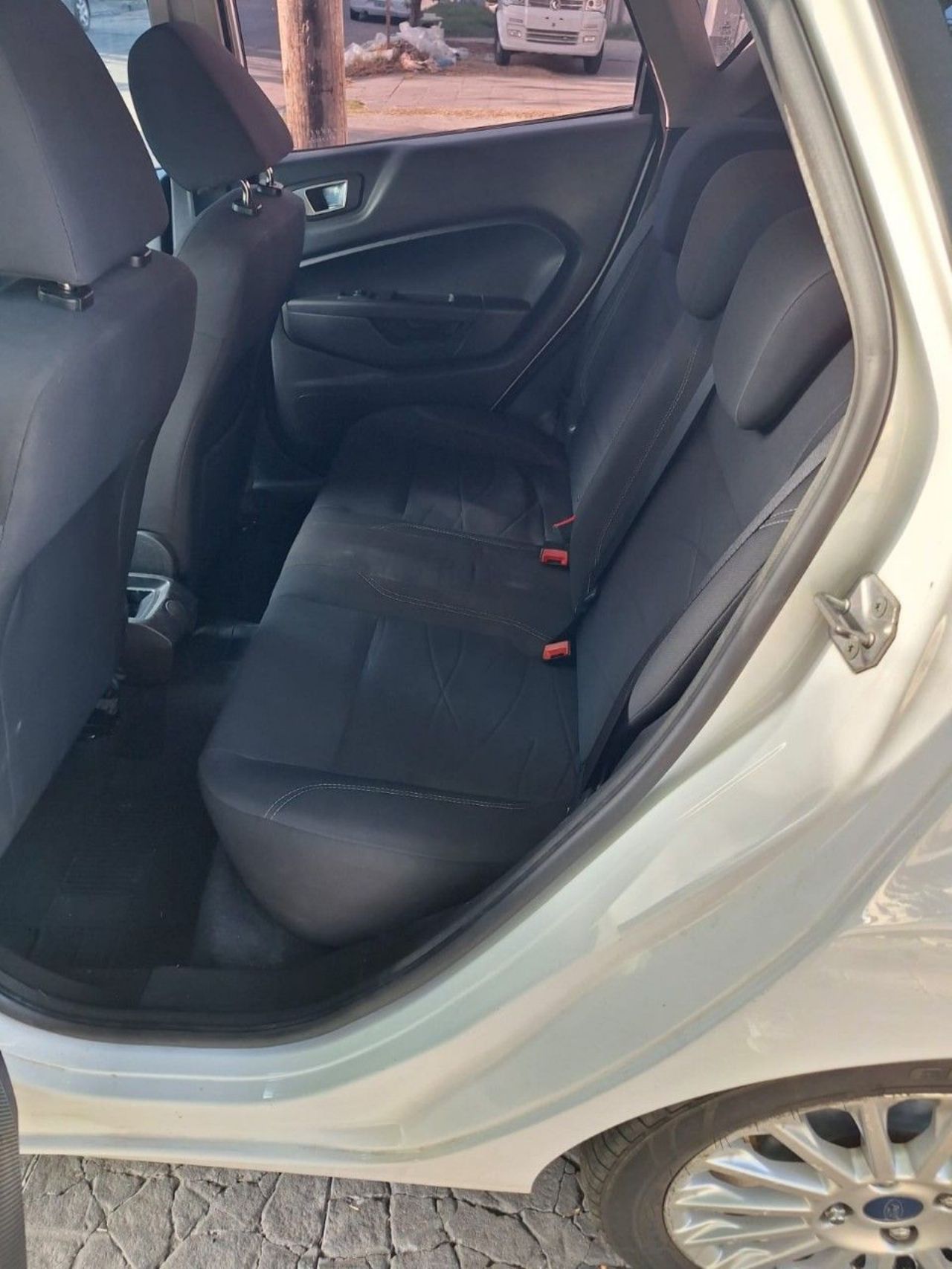 Ford Fiesta KD Usado en Buenos Aires, deRuedas