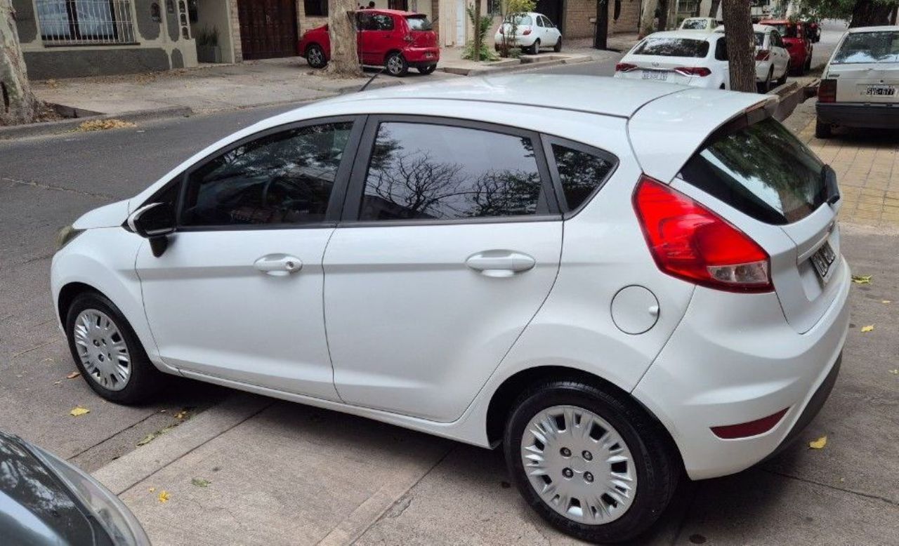 Ford Fiesta KD Usado Financiado en Mendoza, deRuedas