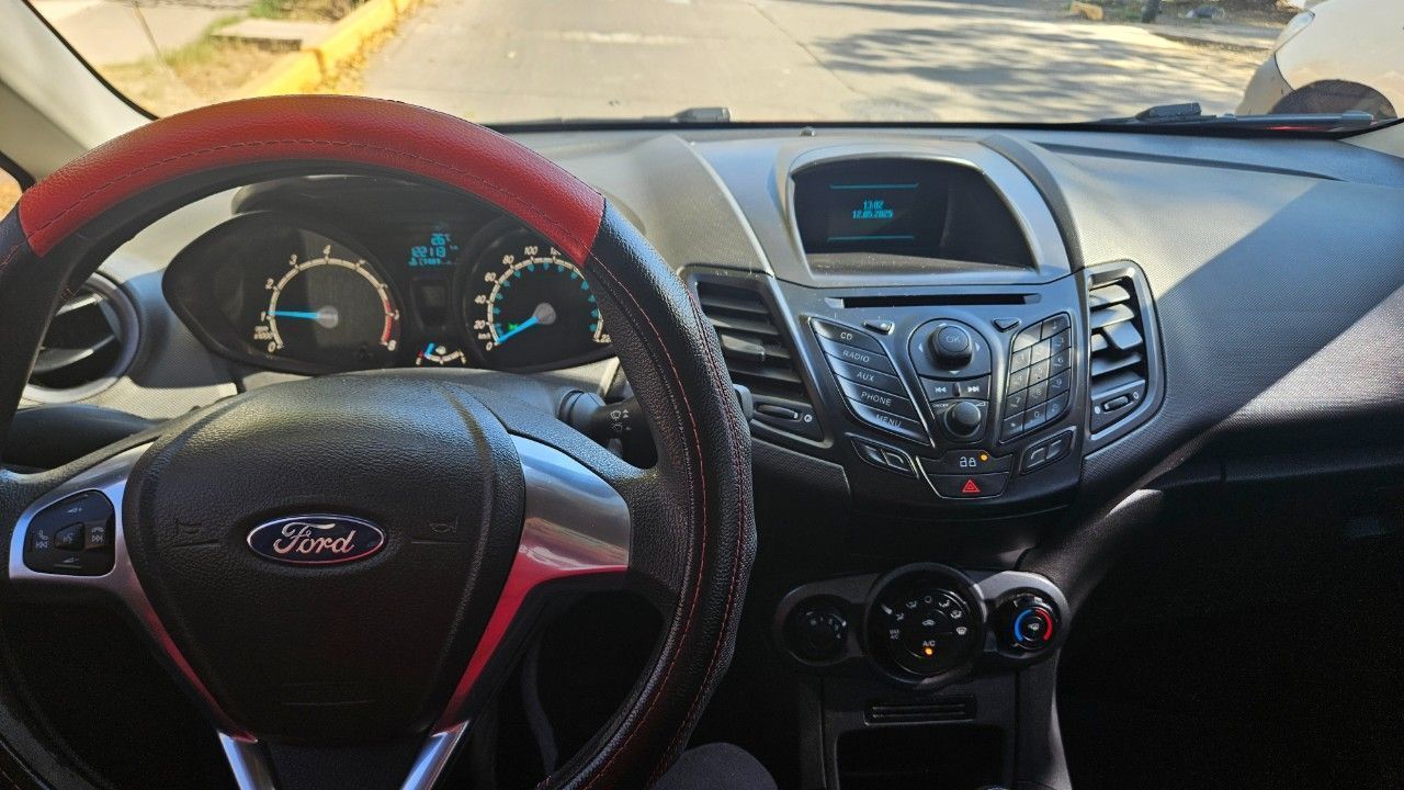 Ford Fiesta KD Usado en Mendoza, deRuedas