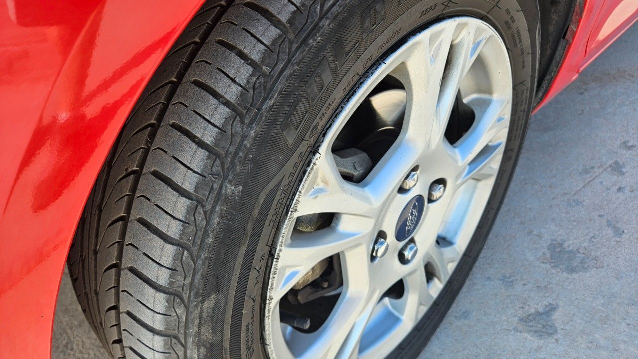Ford Fiesta KD Usado en Mendoza, deRuedas