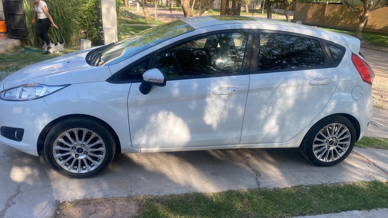 Ford Fiesta KD Usado en Mendoza, deRuedas