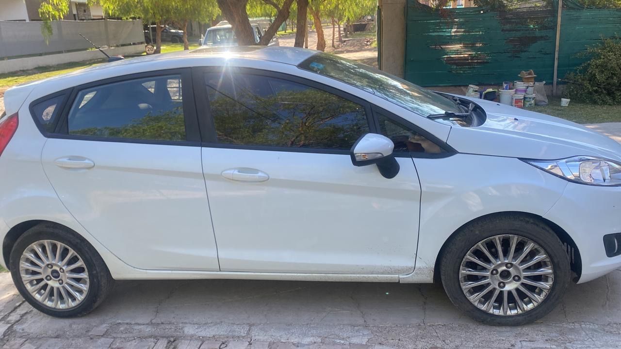 Ford Fiesta KD Usado en Mendoza, deRuedas