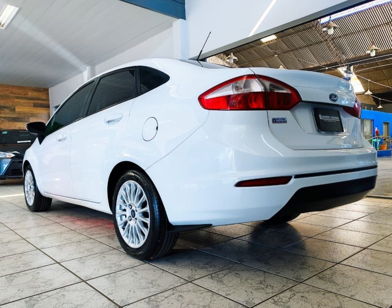 Ford Fiesta KD Usado en Mendoza, deRuedas