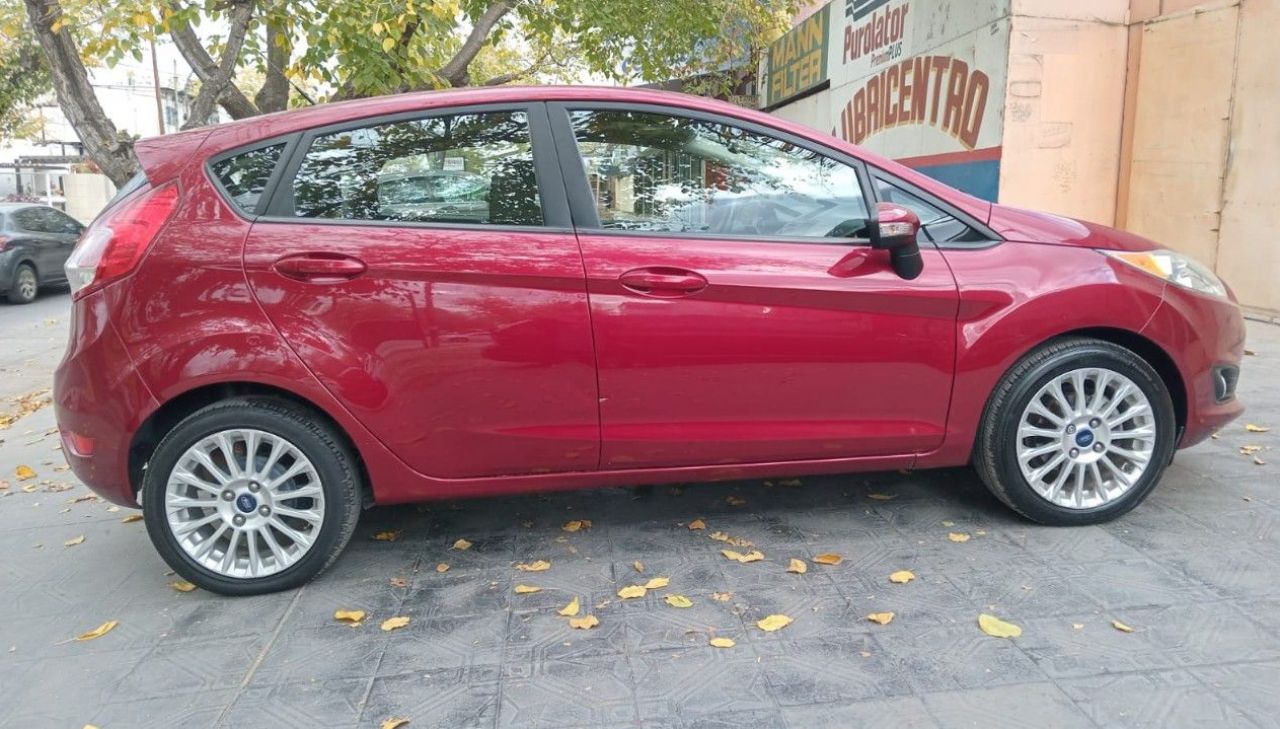Ford Fiesta KD Usado en Mendoza, deRuedas