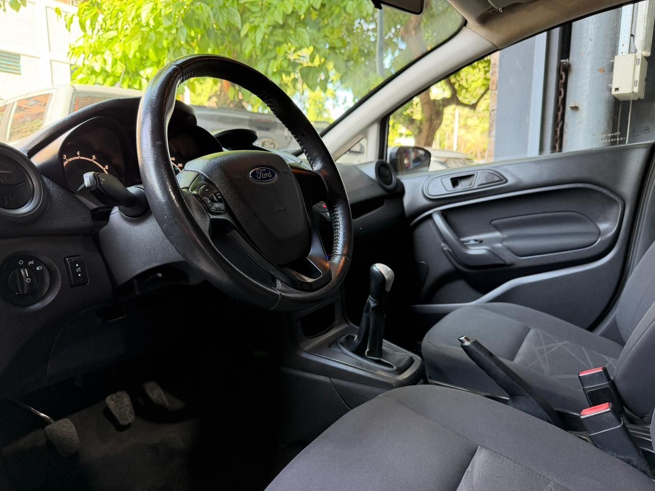 Ford Fiesta KD Usado Financiado en Mendoza, deRuedas