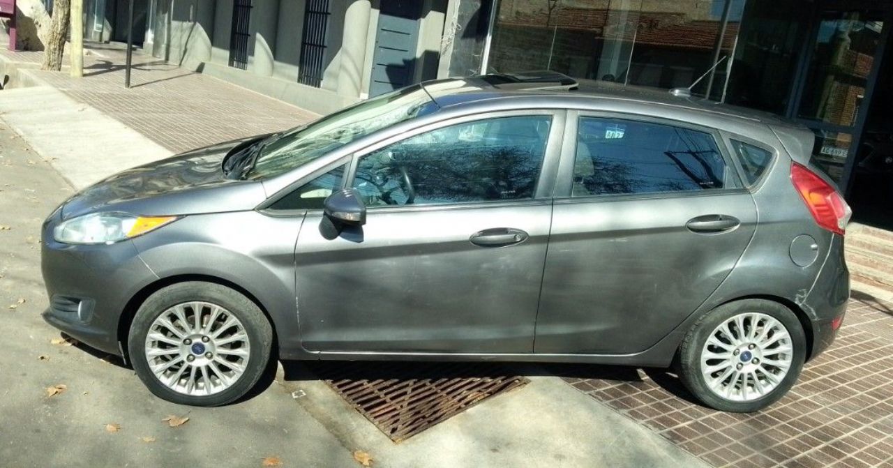 Ford Fiesta KD Usado en Mendoza, deRuedas