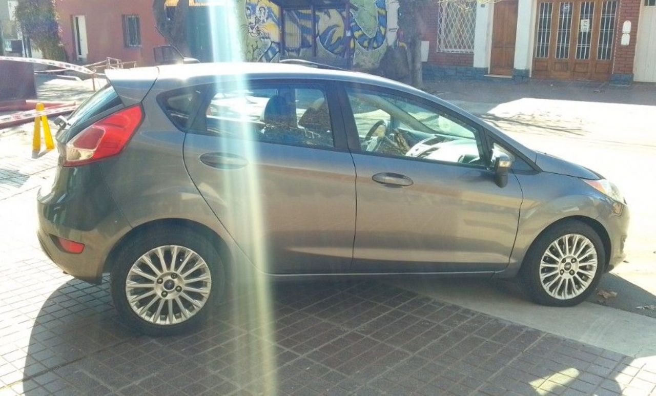 Ford Fiesta KD Usado en Mendoza, deRuedas