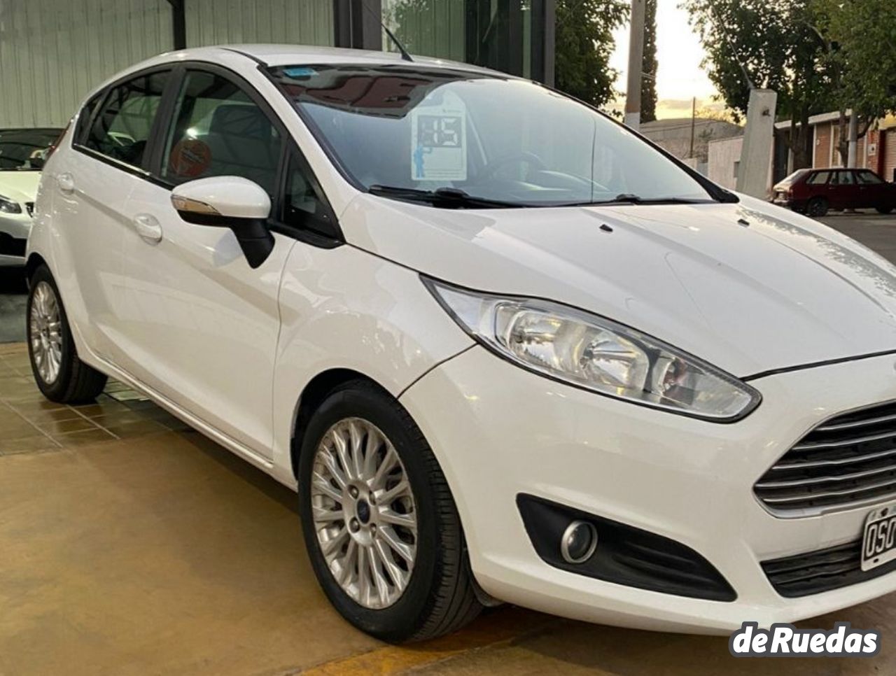 Ford Fiesta KD Usado en San Juan, deRuedas