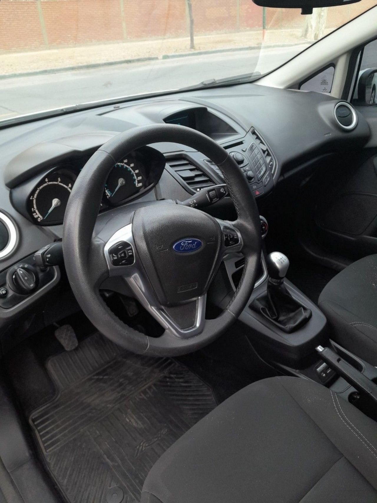 Ford Fiesta KD Usado Financiado en Mendoza, deRuedas