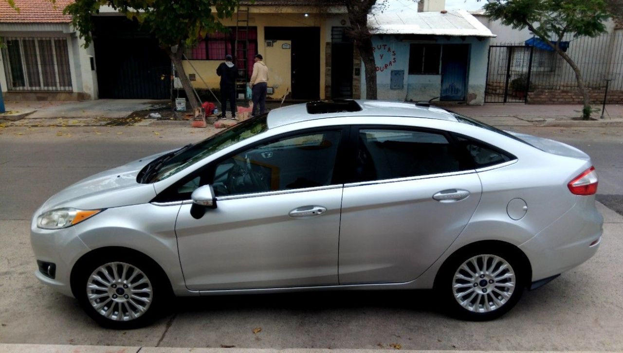 Ford Fiesta KD Usado en Mendoza, deRuedas