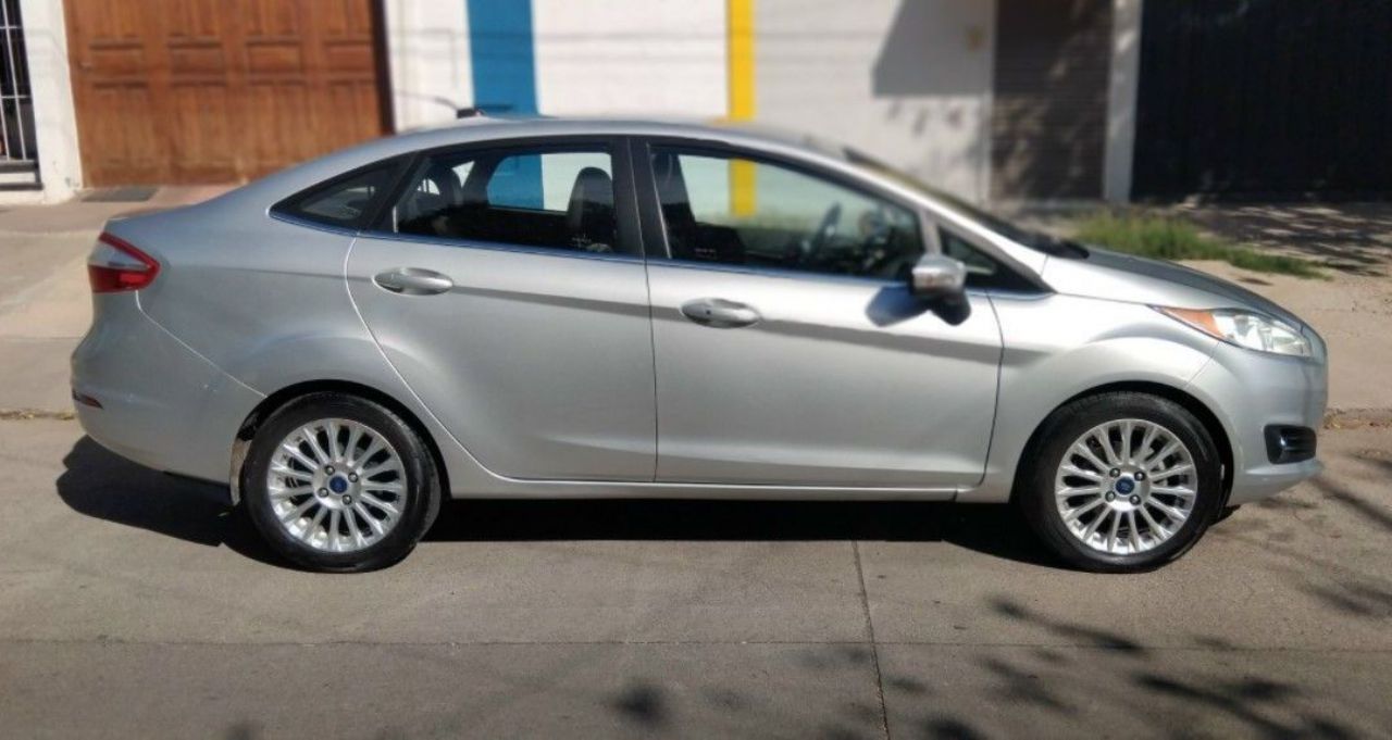 Ford Fiesta KD Usado en Mendoza, deRuedas