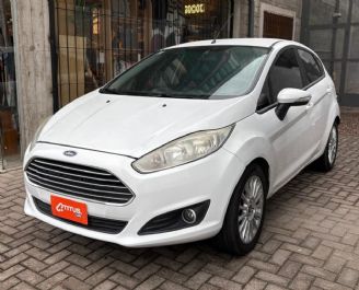 Ford Fiesta KD Usado en Córdoba Financiado