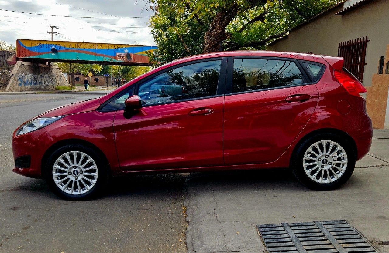 Ford Fiesta KD Usado Financiado en Mendoza, deRuedas